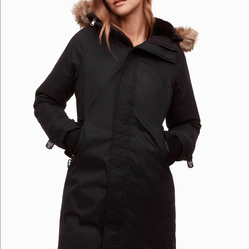 Aritzia TNA Avoriaz Parka Jacket